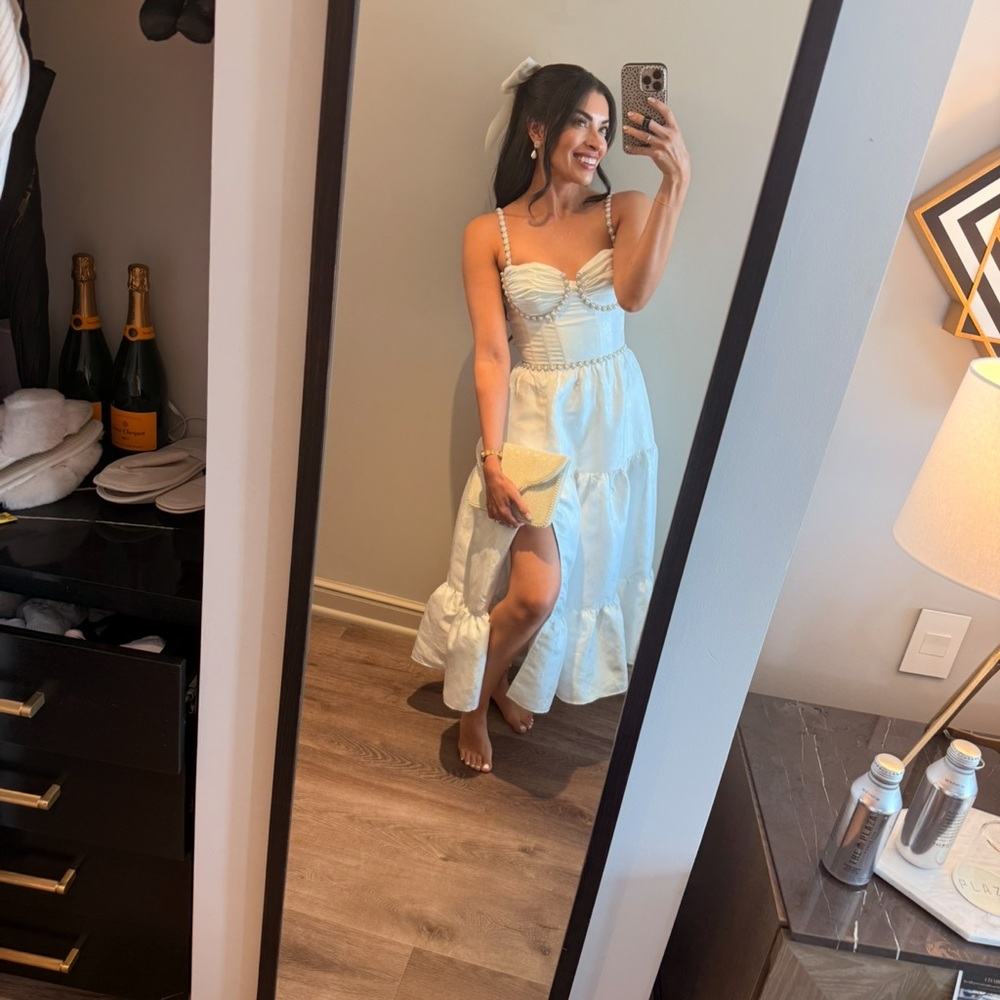V Chapman Lorenza Dress - Picture 2 of 4